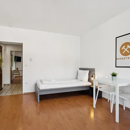 Modernes 2 Schlafzimmer Mit Balkon